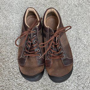 KEEN Men’s Hiking shoes, Leather, Size 10.5, Brown Upper w/ black soles, Lace up